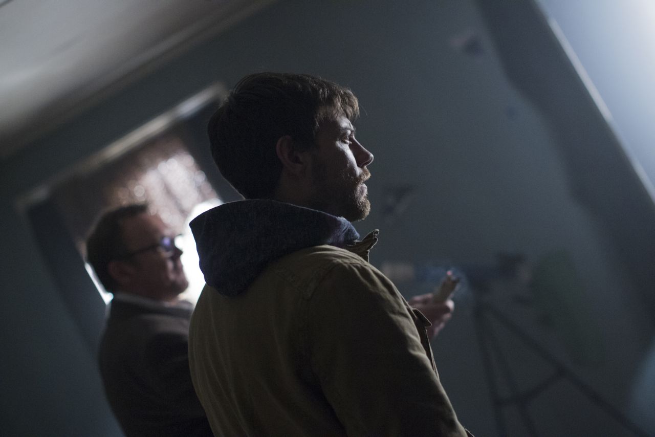 Antes mesmo de sua estreia, Outcast, é renovada