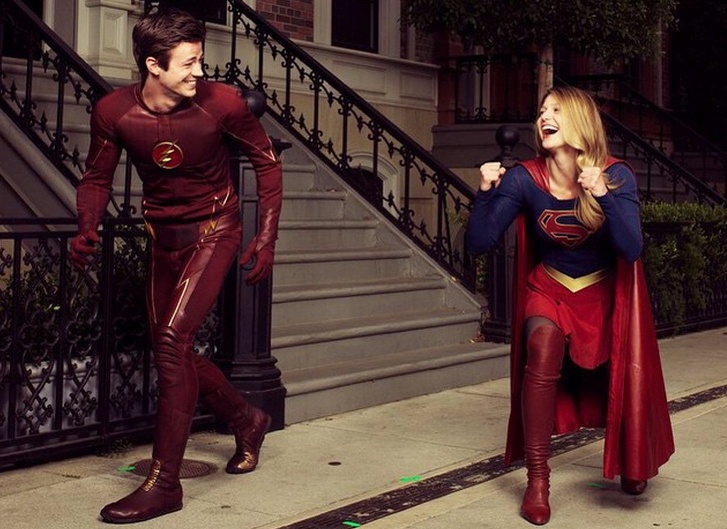 Supergirl e Flash juntos no primeiro cartaz do crossover na TV