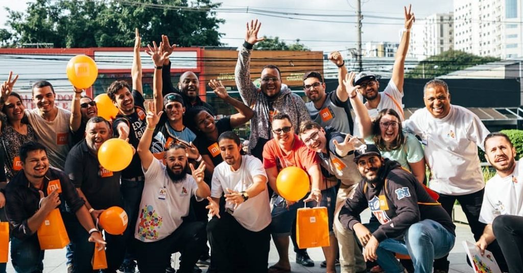 Xiaomi abre loja física em São Paulo e atrai milhares de fãs