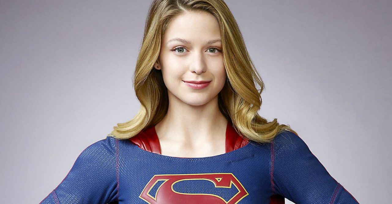 Supergirl tem novo traje revelado em foto nas redes sociais; veja