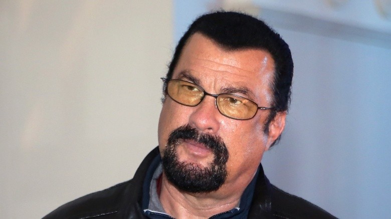 O que diabos aconteceu com Steven Seagal?