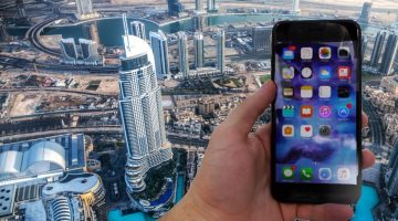 Homem joga iPhone 7 Plus do maior prédio do mundo e filma a queda