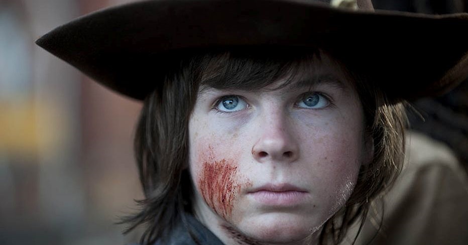 Ator que interpreta Carl Grimes pode deixar The Walking Dead