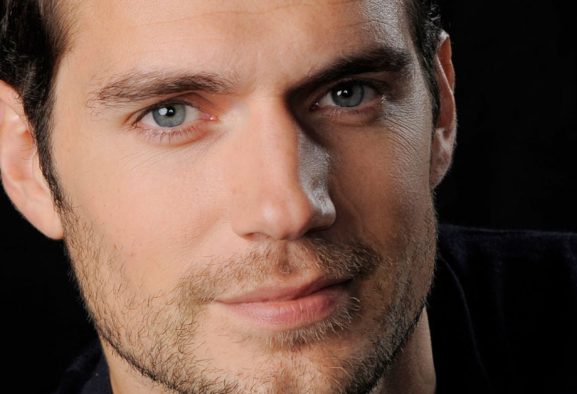 Ator britânico Henry Cavill junta-se à Missão Impossível 6