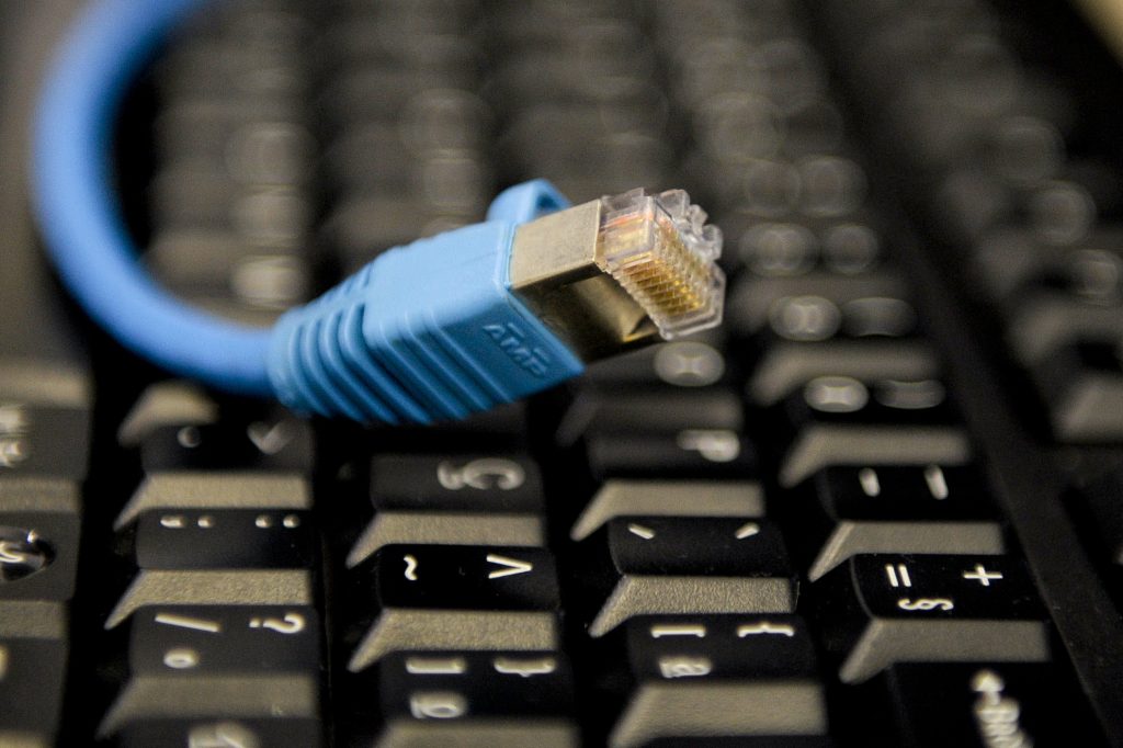Senado votará, com urgência, proibição ao limite de dados na internet