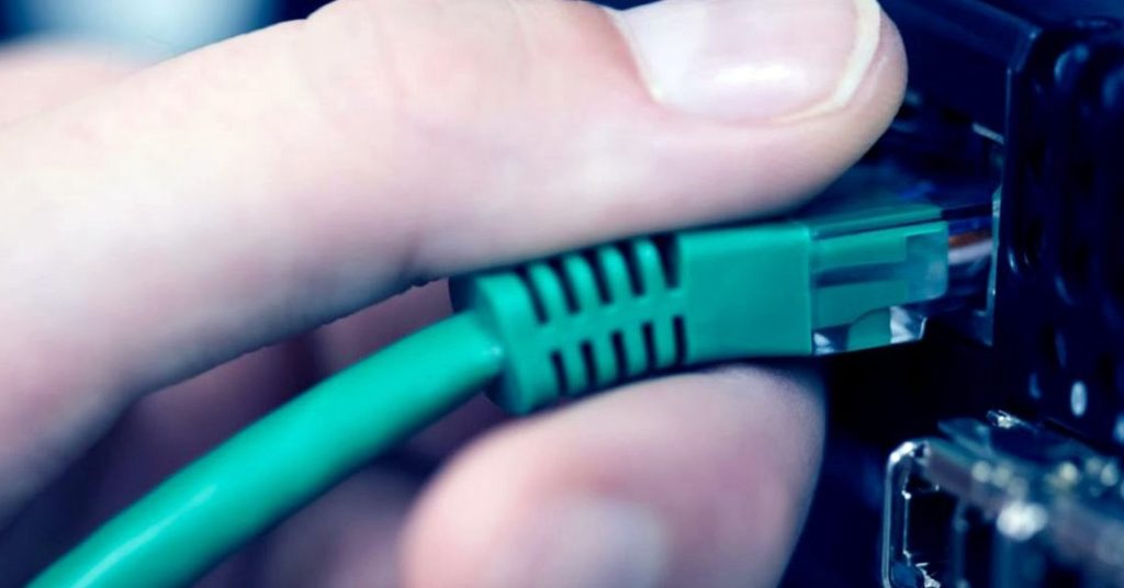 Senado aprova projeto que proíbe limite de dados para internet fixa