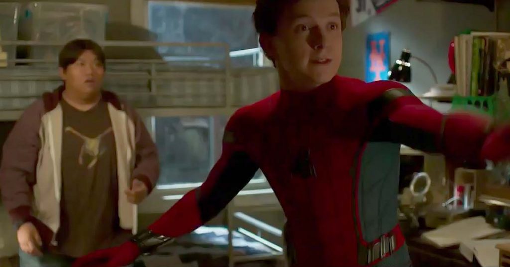 Homem-Aranha: De Volta ao Lar mostra Parker revelando sua identidade
