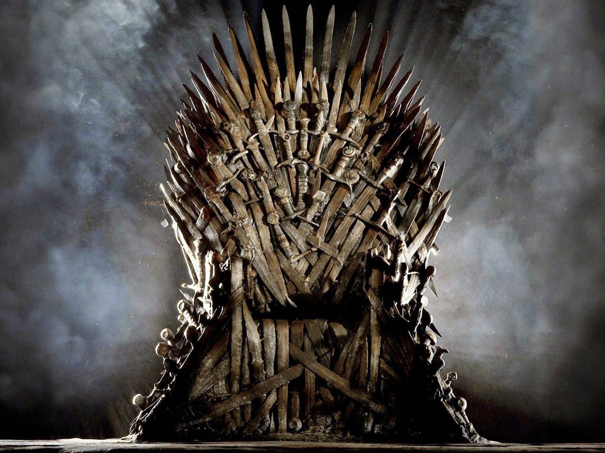Atores de Game Of Thrones comentam quem merece estar no Trono de Ferro