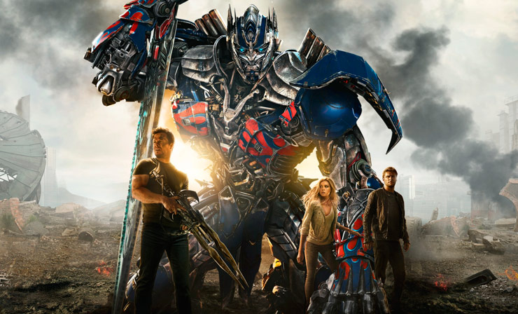 Em SP, Michael Bay e Isabela Moner falam sobre Transformers: O Último Cavaleiro