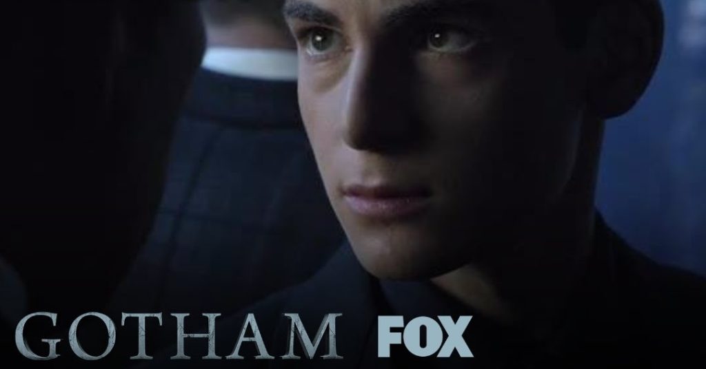Novo trailer de Gotham revela 1° uniforme do Batman; assista