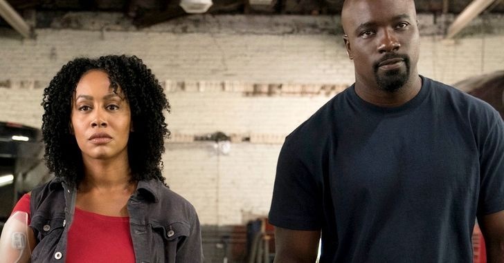 Divulgada 1ª imagem de Misty Knight com braço biônico em Luke Cage