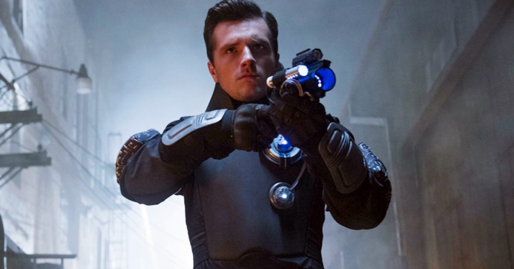 Série Future Man apresenta um nerd como salvador do mundo