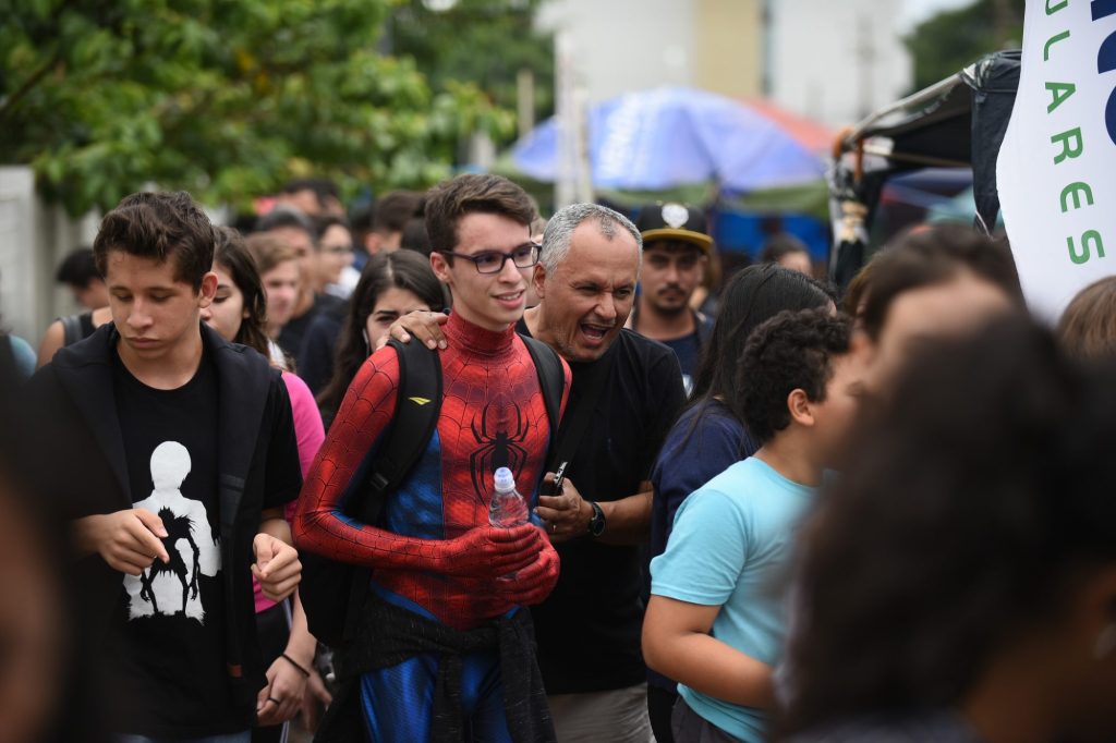 Para descontrair, estudante vai ao Enem vestido de Homem-Aranha