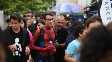 Para descontrair, estudante vai ao Enem vestido de Homem-Aranha