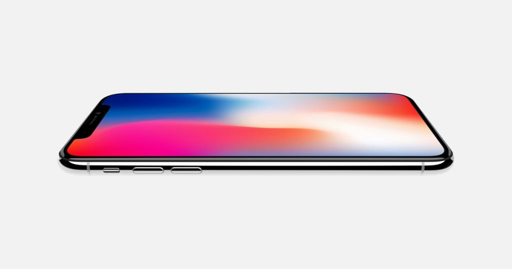 iPhone X chega ao Brasil e desperta pouco interesse do público