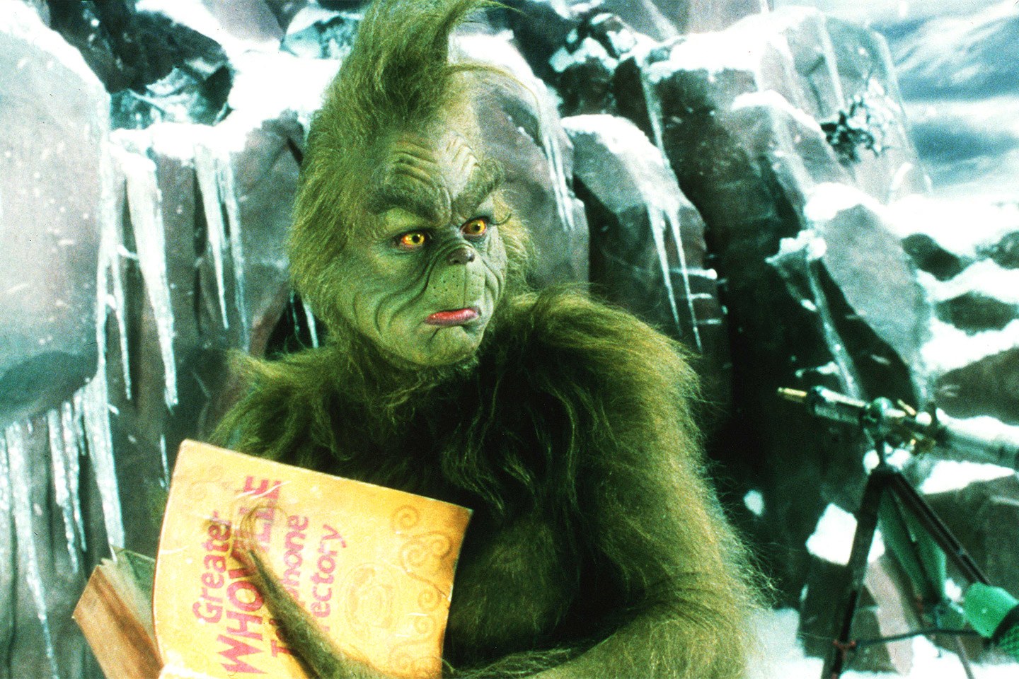 Garotinho liga à polícia para denunciar que Grinch roubaria Natal
