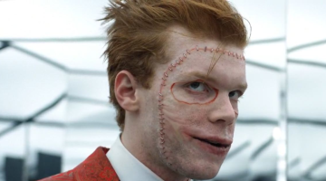 Fotos dos bastidores de Gotham revelam Jerome vestido como o Coringa