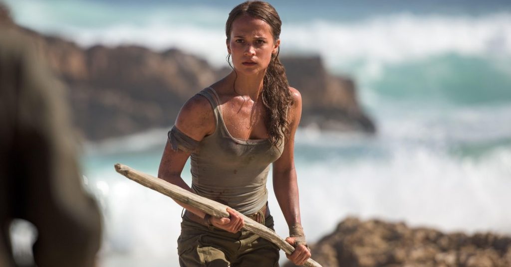 Fãs defendem Alicia Vikander após críticas aos seios dela em Tomb Raider: A Origem