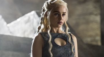 Emilia Clarke levará fã de Game of Thrones ao set da última temporada
