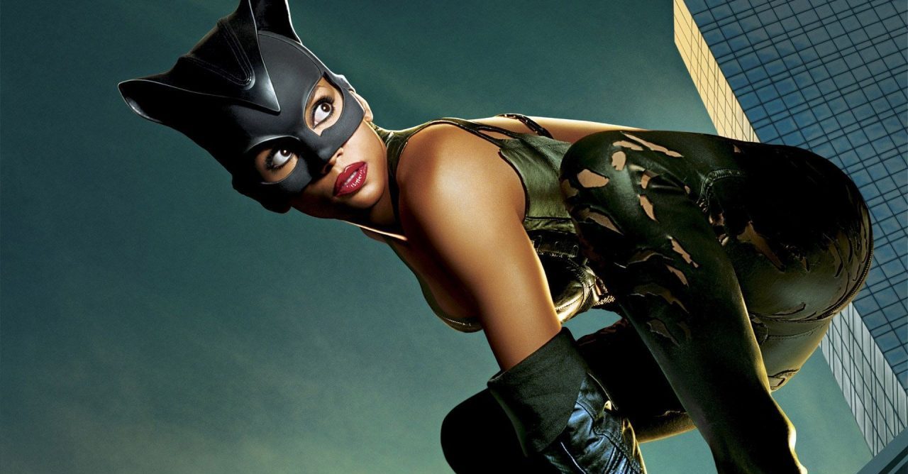 Atriz de Mulher-Gato diz que filme foi motivo do sucesso de Pantera Negra