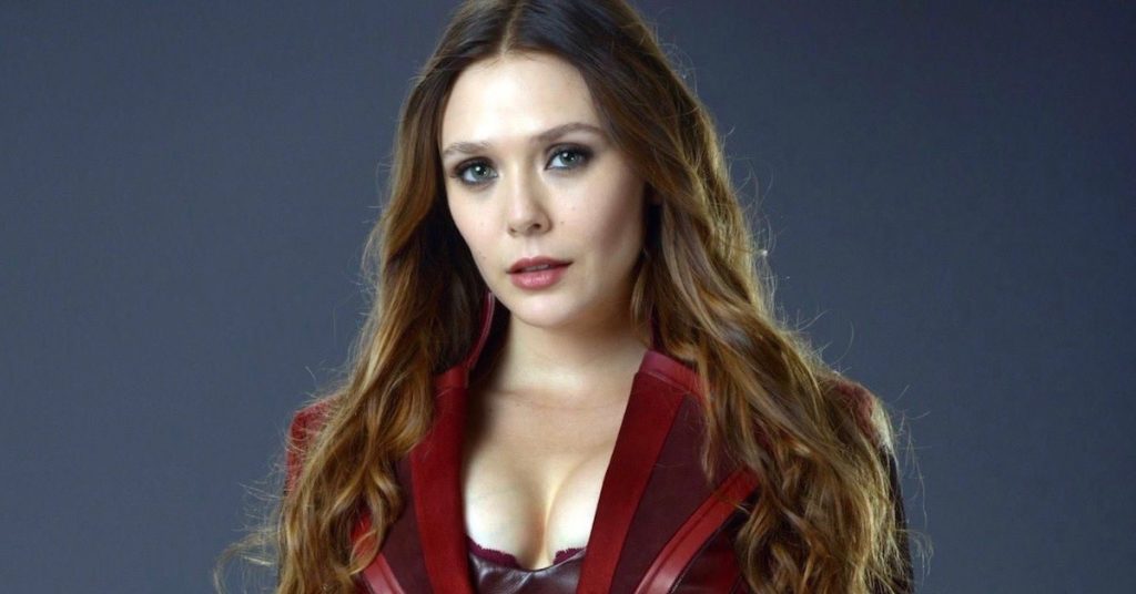 Elizabeth Olsen pede uniforme sem decote para a Feiticeira Escarlate