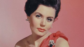 Eunice Gayson, a primeira Bond Girl de 007, morre aos 90 anos