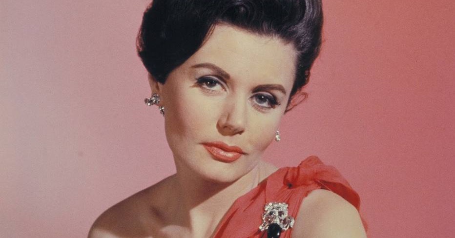 Eunice Gayson, a primeira Bond Girl de 007, morre aos 90 anos