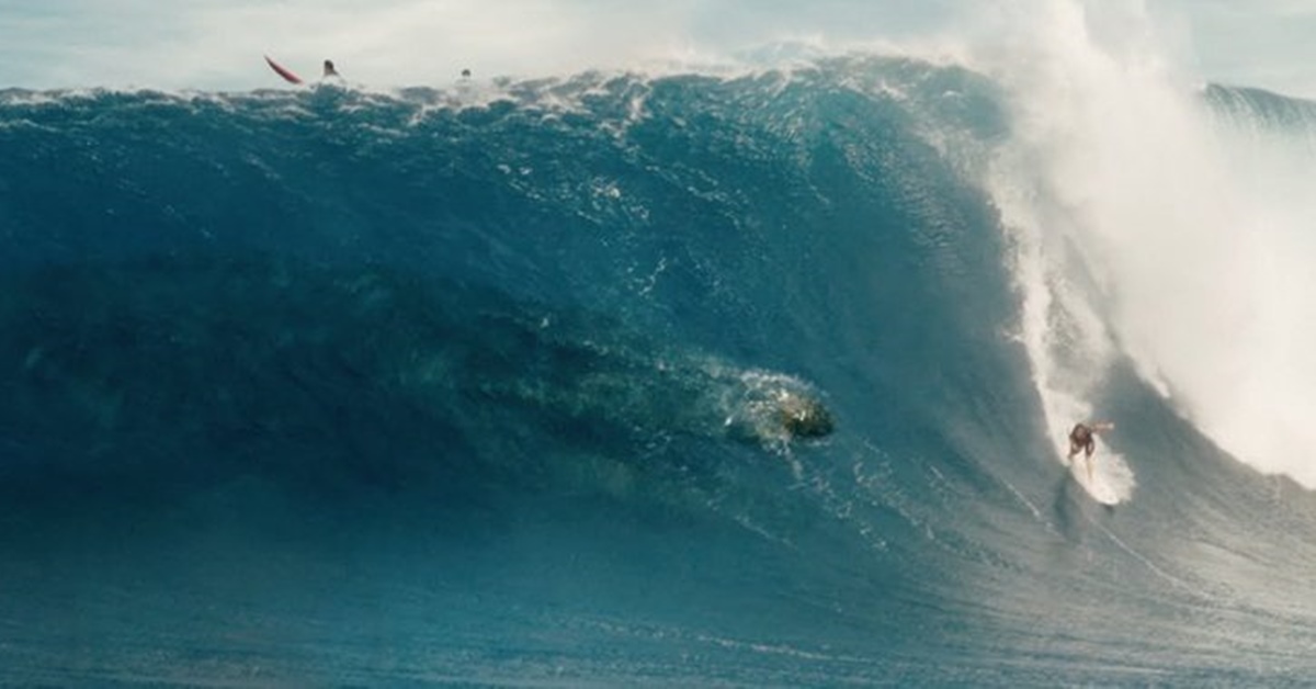 Surfista se surpreende ao se ver em Jurassic World 2 e pensa em ação judicial