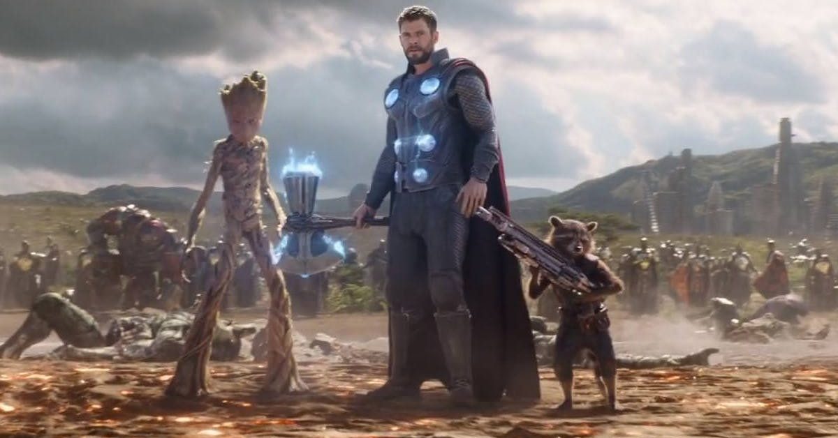 Por que Groot consegue levantar o machado de Thor, mas não o Mjolnir?