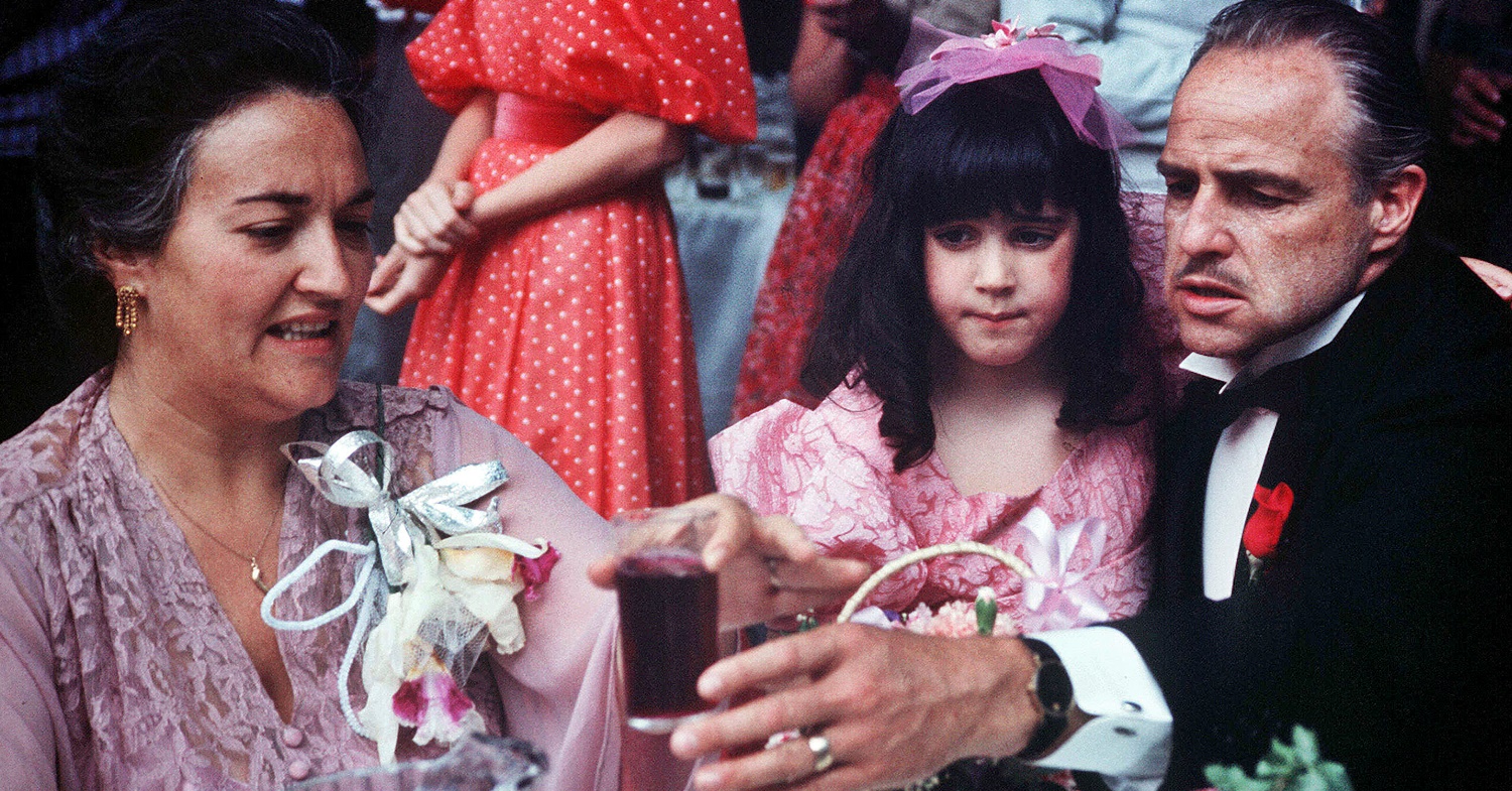 Atriz que fez esposa de Don Corleone em O Poderoso Chefão morre aos 87 anos