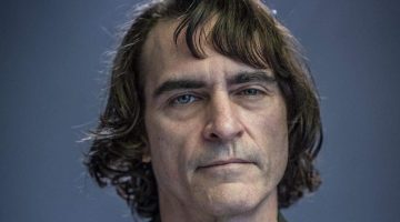 Joaquin Phoenix aparece em vídeo com visual do Coringa; assista