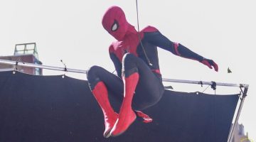 Tom Holland mostra novo traje do Homem-Aranha em programa de TV