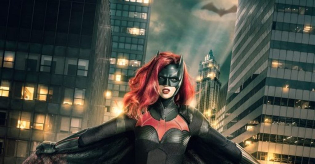 Nova imagem mostra mais detalhes do visual da Batwoman no Arrowverse