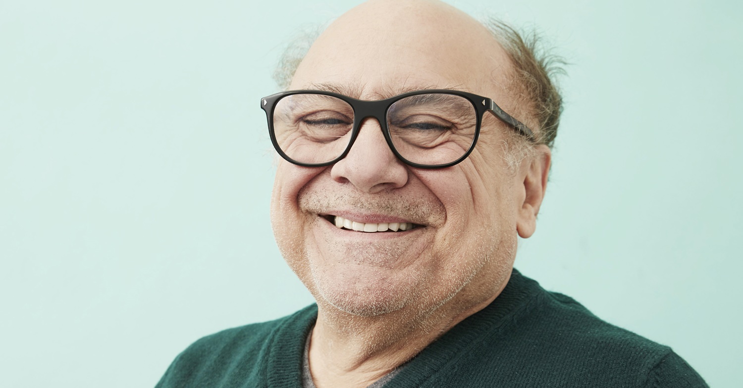 Mesmo aos 73 anos, Danny DeVito garante que nunca vai se aposentar