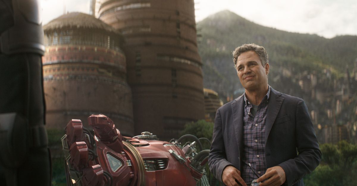 Pôsteres de Vingadores: Ultimato trazem Banner na Hulkbuster e Okoye