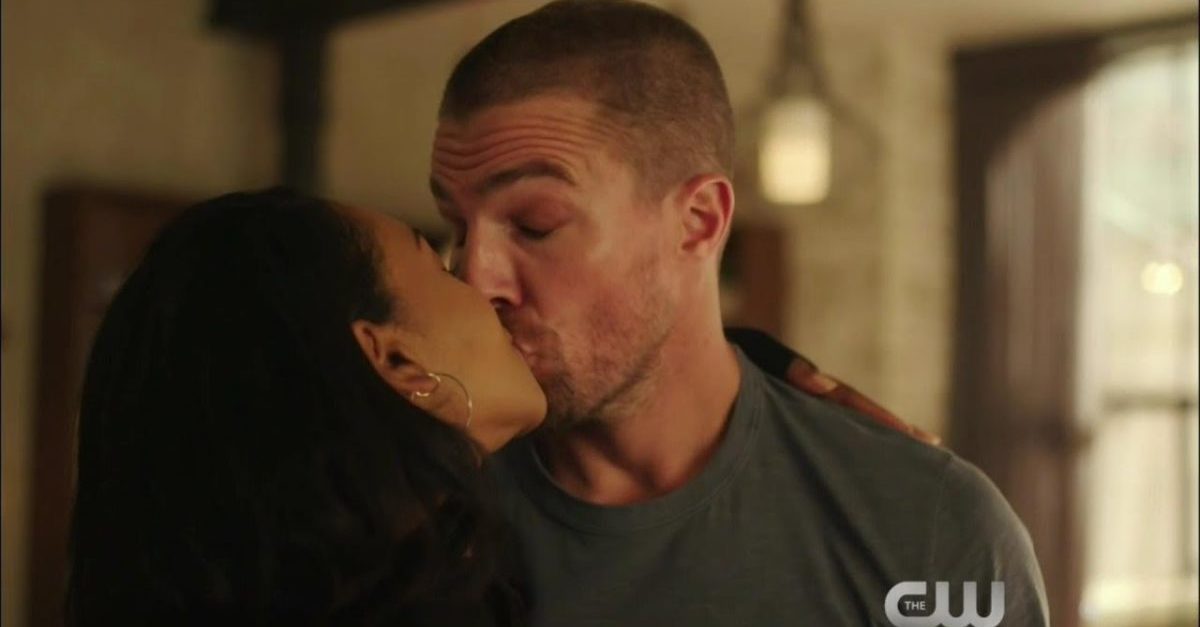 Oliver Queen é o Flash em teaser do crossover Elseworlds, do Arrowverso