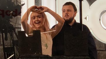 Fãs de Game of Thrones se aglomeram na CCXP para ver atores
