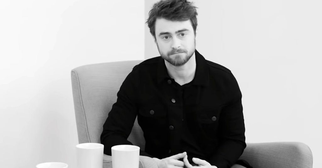 Daniel Radcliffe recebe primeiro Tony Award por musical