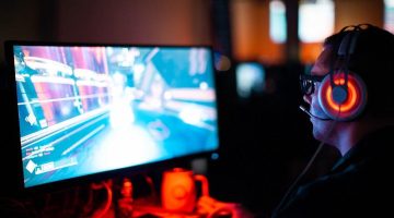 Por que um mouse comum não funciona para jogos?
