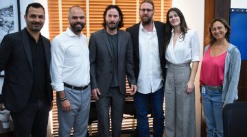 Keanu Reeves visita São Paulo para negociar gravação de série na cidade