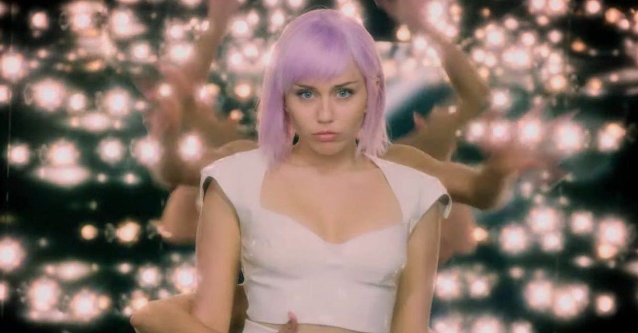 Black Mirror: episódio com Miley Cyrus tem ligação com ‘San Junipero’