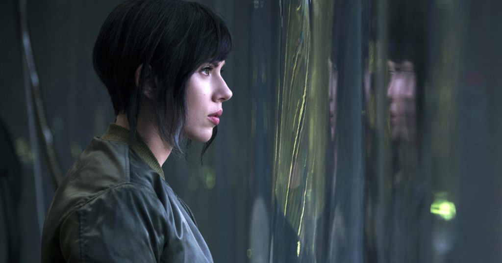 Scarlett Johansson critica o politicamente correto no cinema e causa polêmica