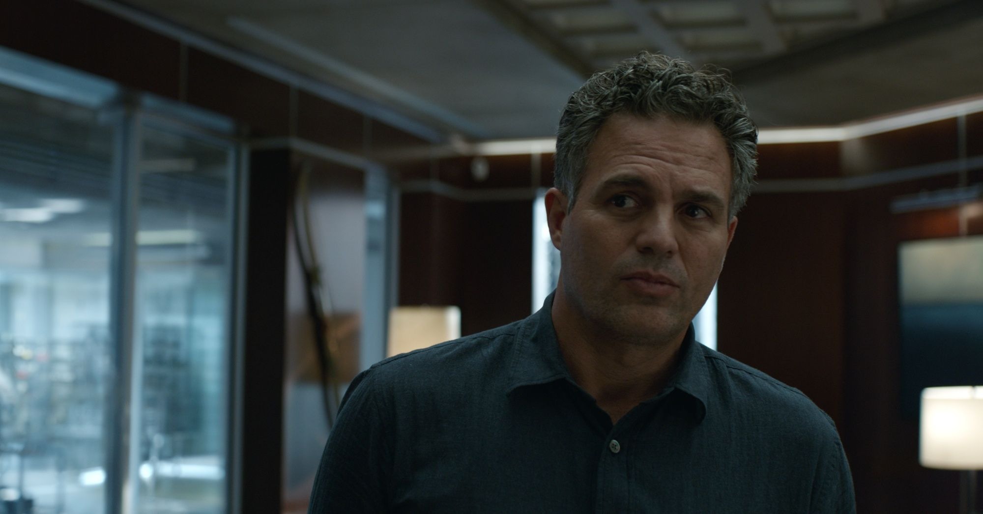 Teoria explica como Bruce Banner mudou de O Incrível Hulk para Vingadores