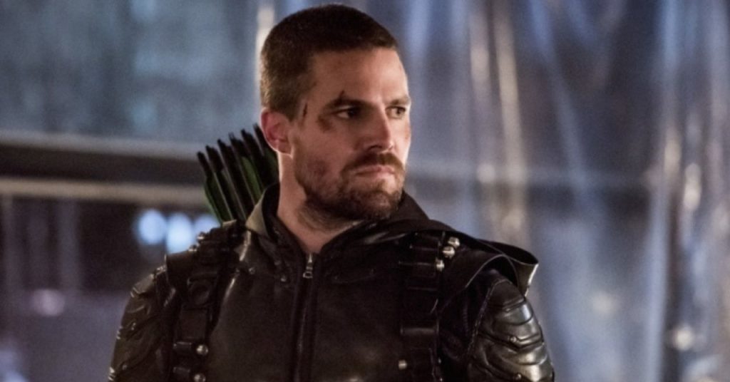 Estrela de ‘Arrow’ comenta possível retorno como Arqueiro Verde no DCU
