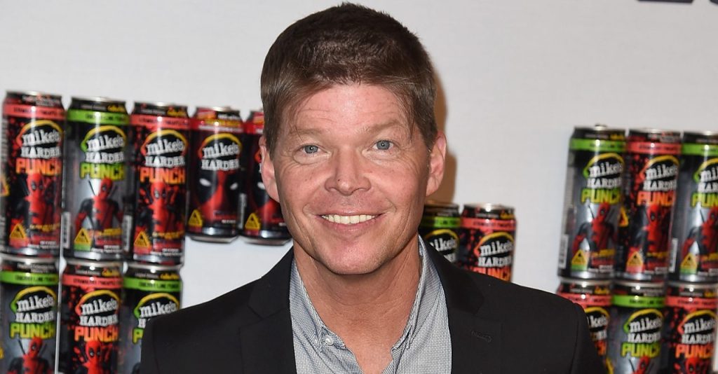 Rob Liefeld tira sarro de seu próprio desenho do Capitão América