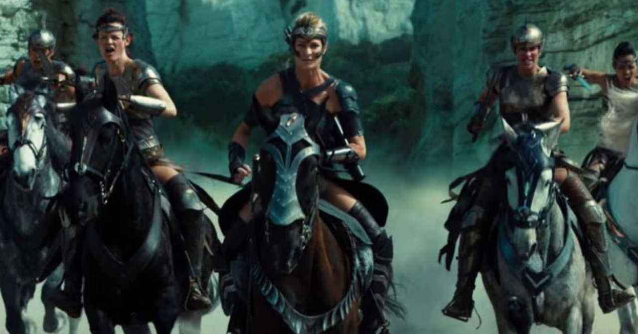 Filme das Amazonas virá antes de Mulher-Maravilha 3, diz Patty Jenkins