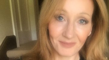 J.K. Rowling volta a ser acusada de transfobia por internautas