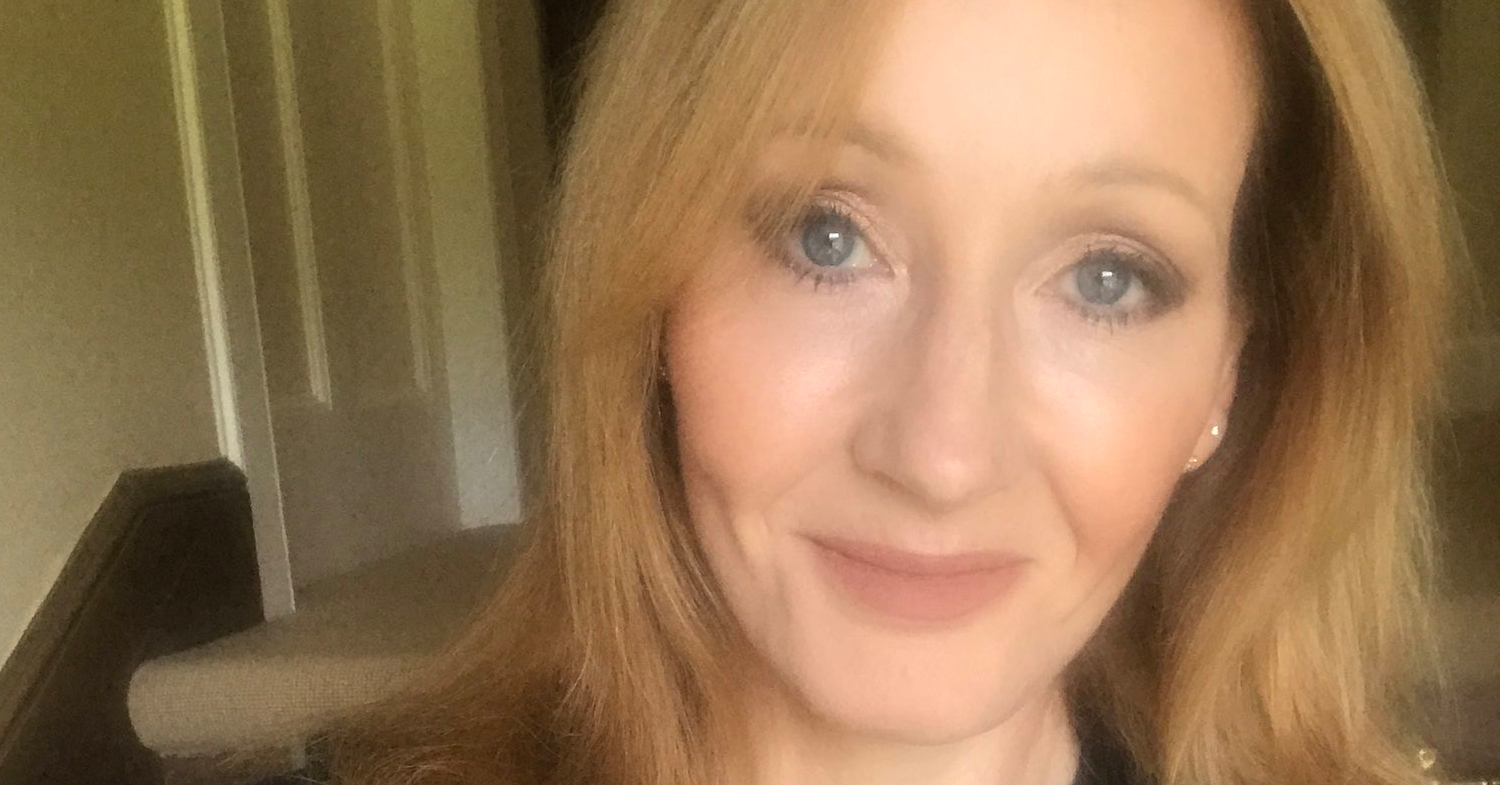 J.K. Rowling volta a ser acusada de transfobia por internautas