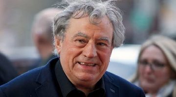 Morre o ator Terry Jones, do grupo Monty Python, aos 77 anos