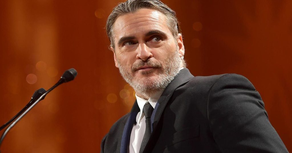 Joaquin Phoenix: complexidade, versatilidade e redenção